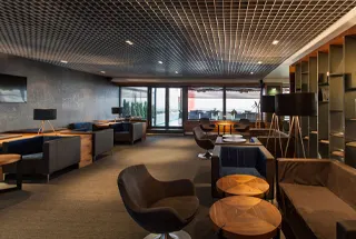 Delta Palm Beach Seawoods Cafe Lounge